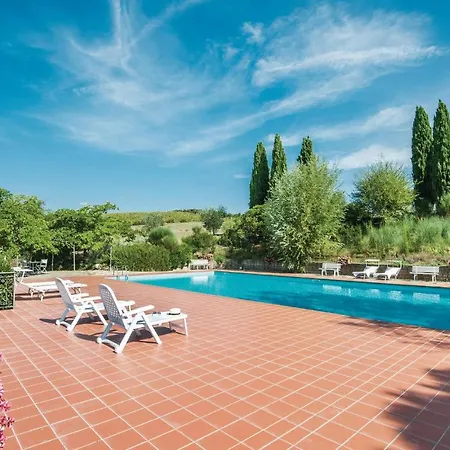 Casa vacanze 2 Bedroom Lovely In Si