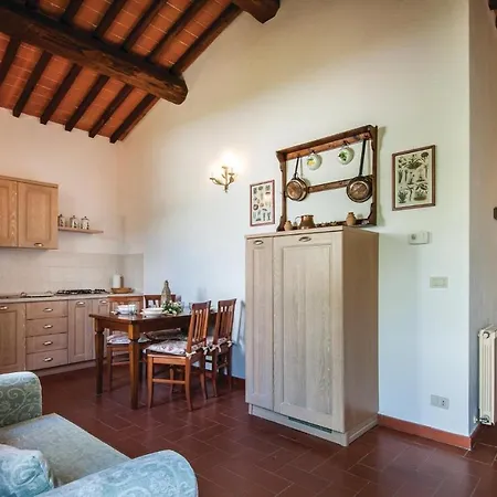 Casa vacanze 2 Bedroom Lovely In Si